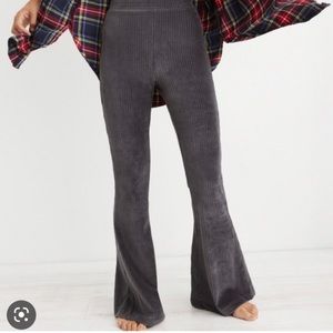Aerie Groove On High-Rise Velour Ribbed Flare-Leg Pants - XL